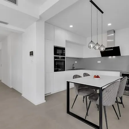 Delux With Private Pool - Makarska Exklusiv Tučepi