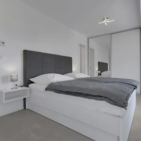 Delux With Private Pool - Makarska Exklusiv Tučepi