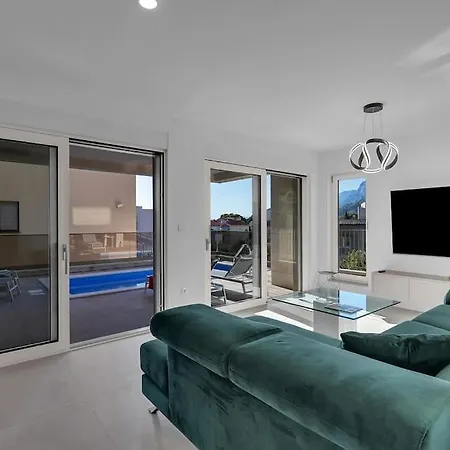 Delux With Private Pool - Makarska Exklusiv Apartment