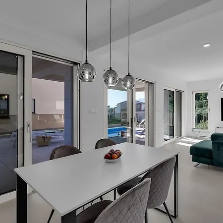 Delux With Private Pool - Makarska Exklusiv Apartment Tučepi