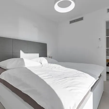 Delux With Private Pool - Makarska Exklusiv Apartment